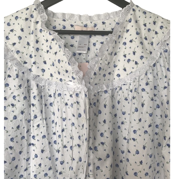 Rare Find 🍀NWT Floral Night Gown - Picture 3 of 3